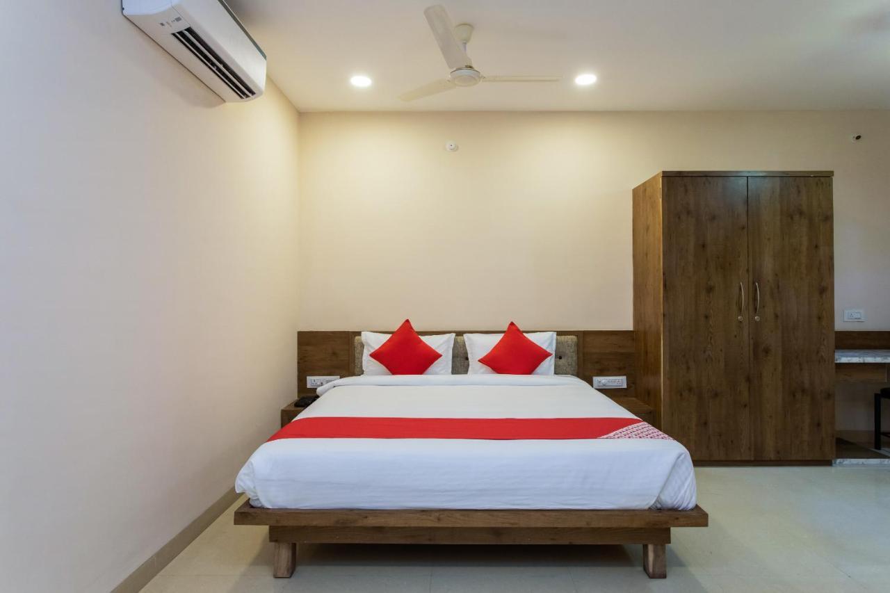 Oyo Hotel Badri Inn & Yatri Niwas Dzsabalpur Kültér fotó