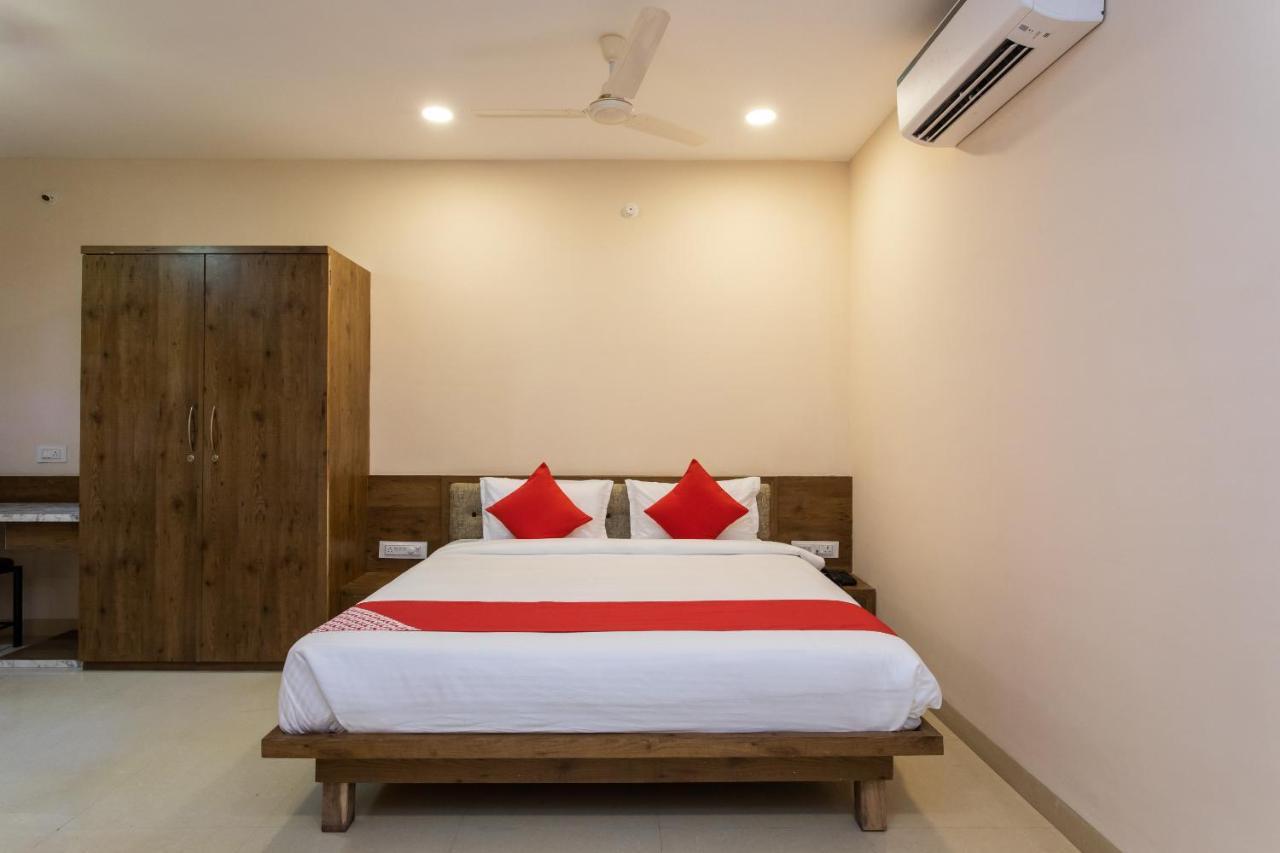 Oyo Hotel Badri Inn & Yatri Niwas Dzsabalpur Kültér fotó