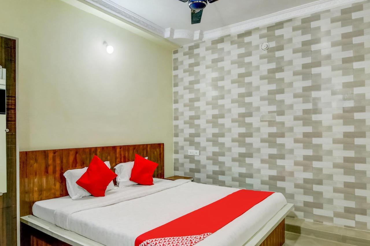 Oyo Hotel Badri Inn & Yatri Niwas Dzsabalpur Kültér fotó